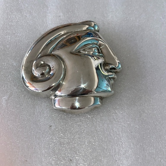 Patricia Von Musulin collectible preloved vintage silver iconic signed face Pin - Picture 2 of 16